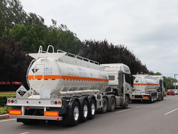 貴州新客戶一次性下單10臺(tái)車(chē)，凌宇液罐在業(yè)內(nèi)是真香……