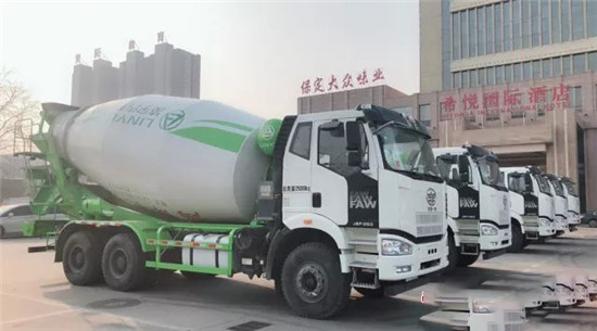 中集凌宇攪拌車進駐神秘雪域古城，為當(dāng)?shù)氐慕ㄔO(shè)和經(jīng)濟發(fā)展奉獻力量